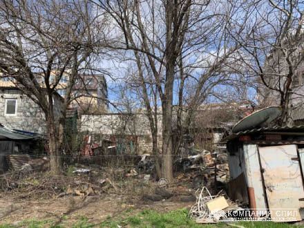 Очищення ділянки від сміття