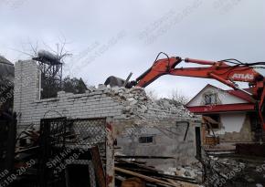 Демонтаж дачного будинку / компанія Спил