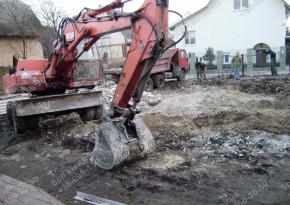 Демонтаж дачного будинку / компанія Спил